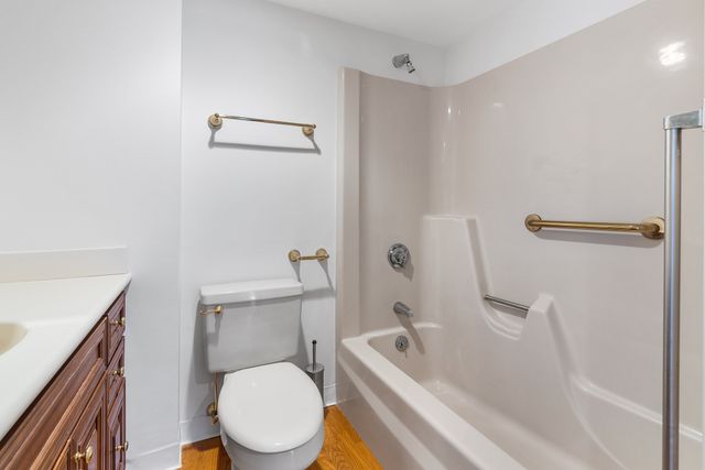 250 Hammond Pond Pkwy 1006N, Newton, MA 02467
