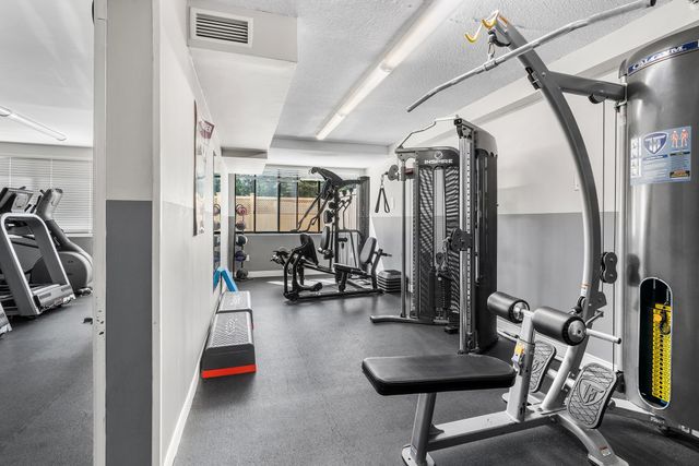 250 Hammond Pond Pkwy 1006N, Newton, MA 02467