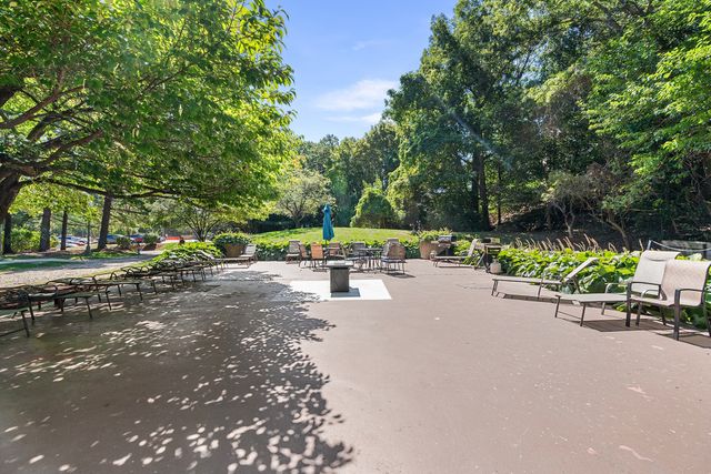 250 Hammond Pond Pkwy 1006N, Newton, MA 02467