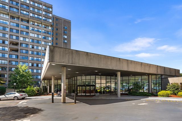 250 Hammond Pond Pkwy 1006N, Newton, MA 02467