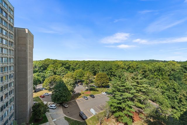 250 Hammond Pond Pkwy 1006N, Newton, MA 02467