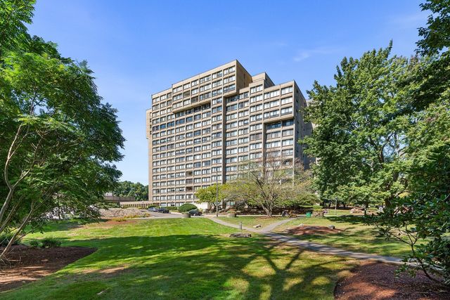 250 Hammond Pond Pkwy 1006N, Newton, MA 02467