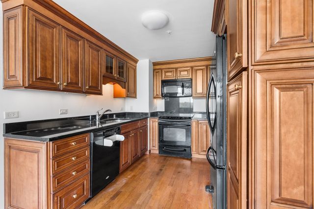 250 Hammond Pond Pkwy 1006N, Newton, MA 02467