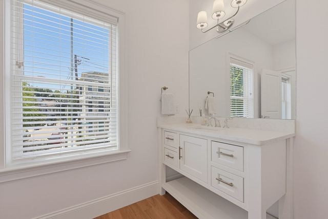 47 Mansfield St 45, Boston, MA 02134