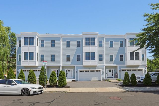 47 Mansfield St 45, Boston, MA 02134