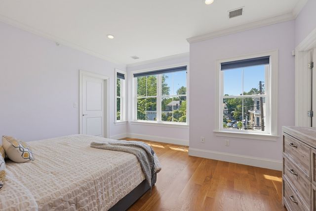 47 Mansfield St 45, Boston, MA 02134