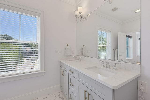 47 Mansfield St 45, Boston, MA 02134