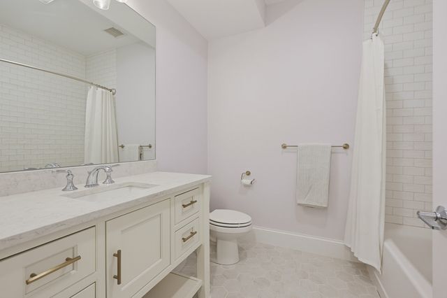 47 Mansfield St 45, Boston, MA 02134