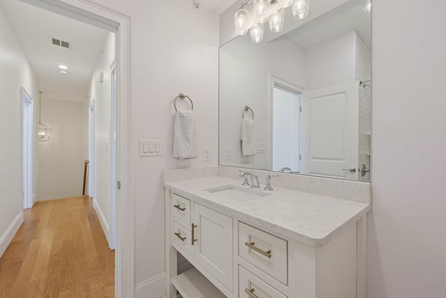 47 Mansfield St 45, Boston, MA 02134
