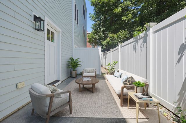47 Mansfield St 45, Boston, MA 02134