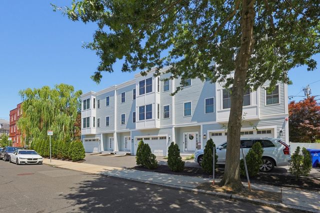 47 Mansfield St 45, Boston, MA 02134