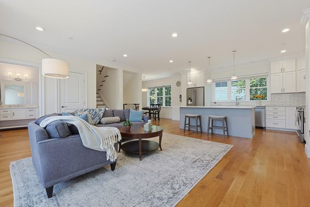 47 Mansfield St 45, Boston, MA 02134