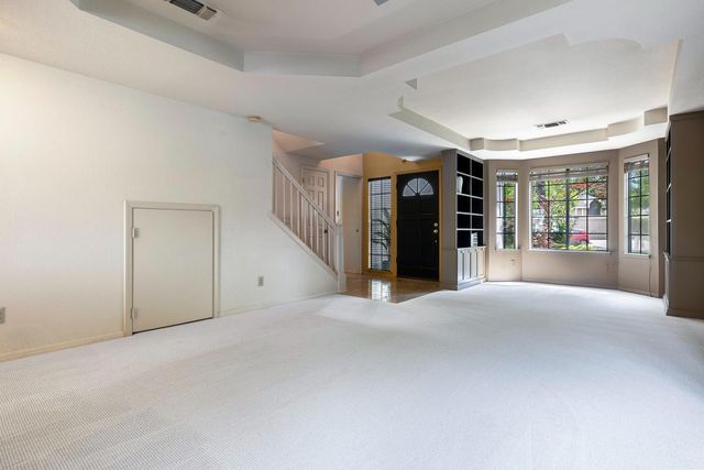 637 E Pintail Circle, Fresno, CA 93730