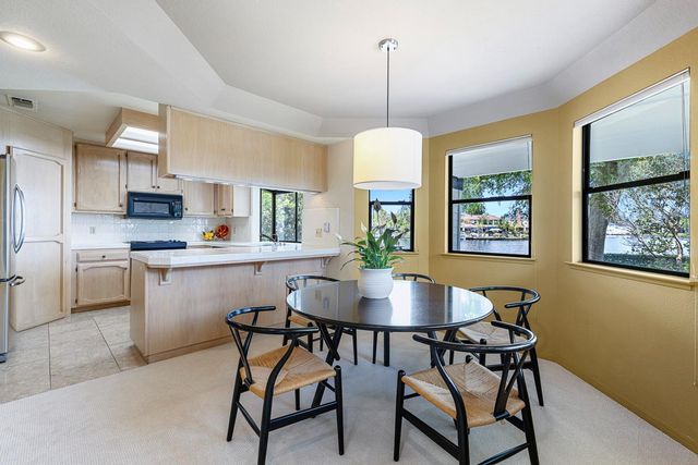 637 E Pintail Circle, Fresno, CA 93730