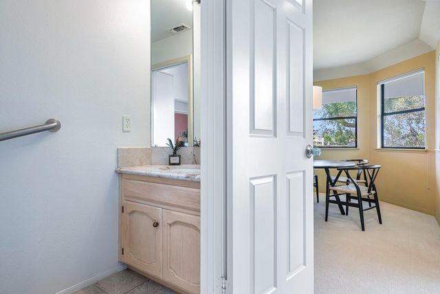 637 E Pintail Circle, Fresno, CA 93730