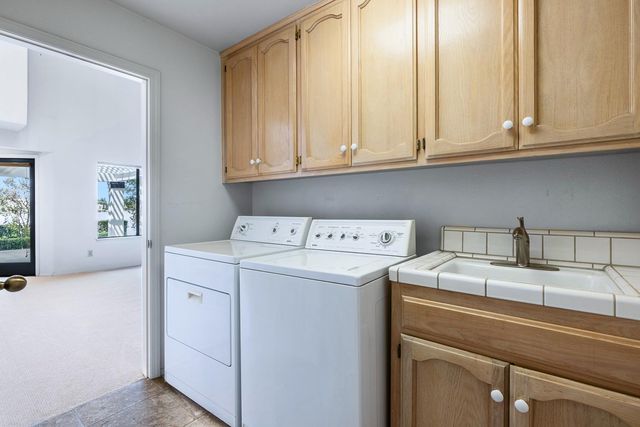 637 E Pintail Circle, Fresno, CA 93730