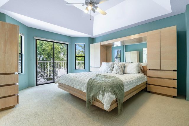 637 E Pintail Circle, Fresno, CA 93730