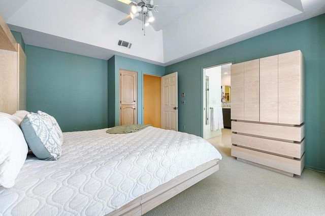 637 E Pintail Circle, Fresno, CA 93730