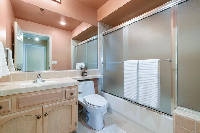 637 E Pintail Circle, Fresno, CA 93730