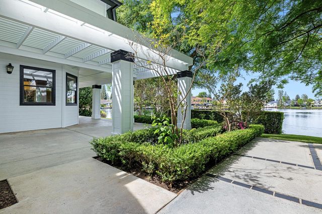 637 E Pintail Circle, Fresno, CA 93730