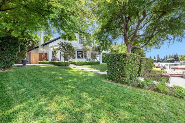 637 E Pintail Circle, Fresno, CA 93730