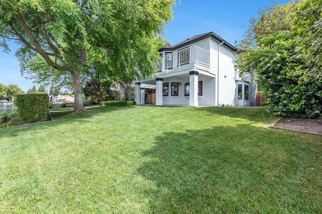 637 E Pintail Circle, Fresno, CA 93730