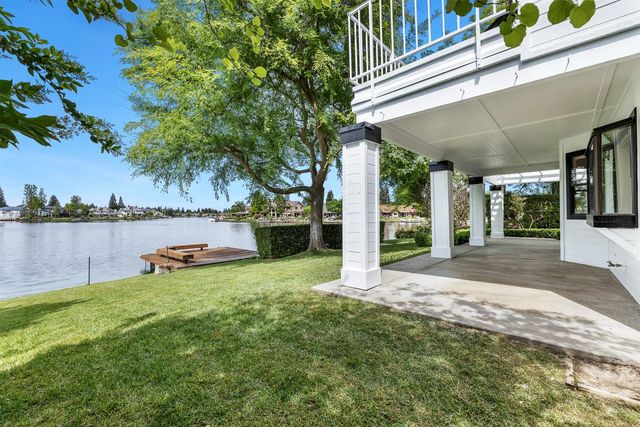 637 E Pintail Circle, Fresno, CA 93730