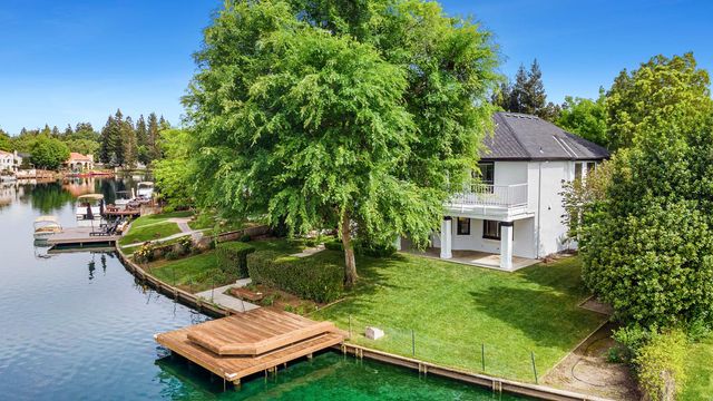 637 E Pintail Circle, Fresno, CA 93730