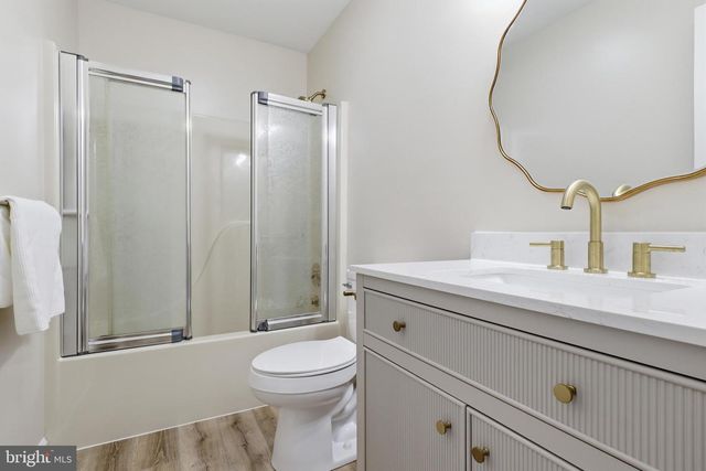 100 CEDAR DR, Dover, PA 17315