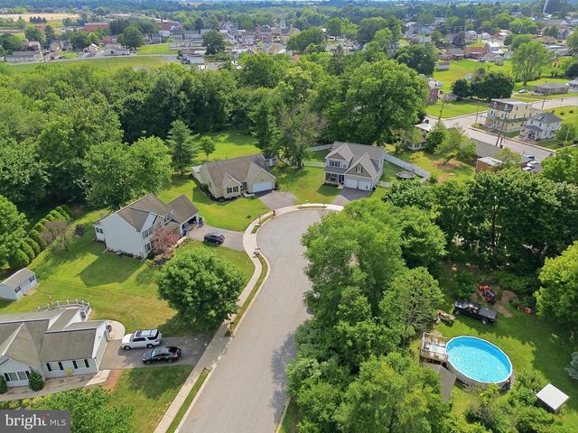 100 CEDAR DR, Dover, PA 17315
