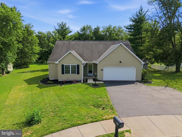 100 CEDAR DR, Dover, PA 17315