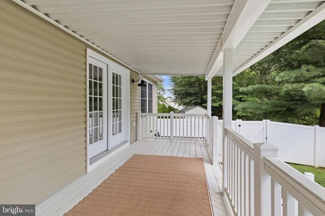 100 CEDAR DR, Dover, PA 17315
