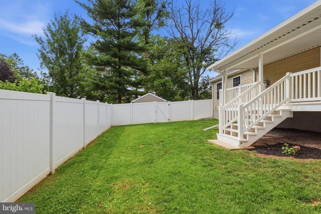 100 CEDAR DR, Dover, PA 17315