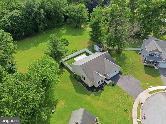 100 CEDAR DR, Dover, PA 17315