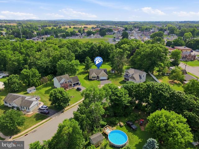 100 CEDAR DR, Dover, PA 17315