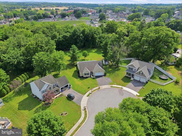 100 CEDAR DR, Dover, PA 17315