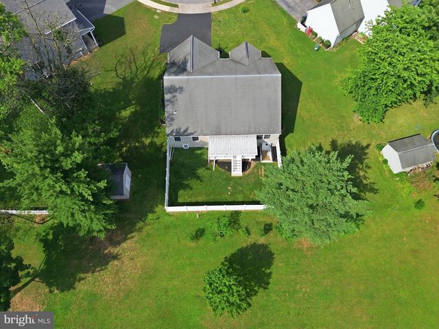 100 CEDAR DR, Dover, PA 17315