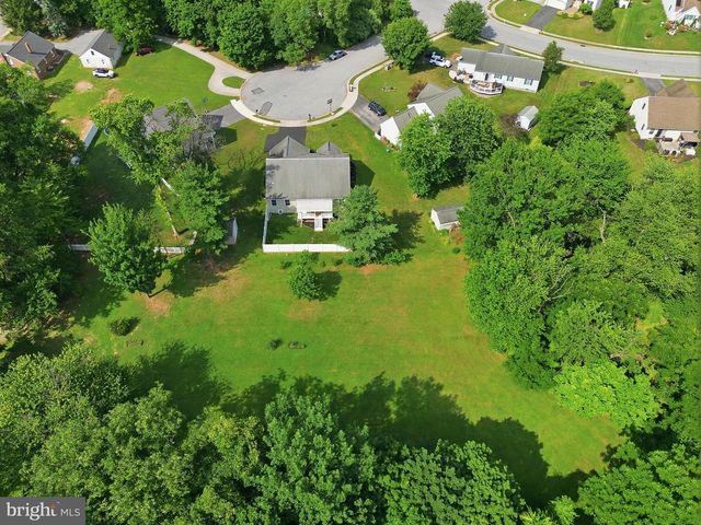 100 CEDAR DR, Dover, PA 17315