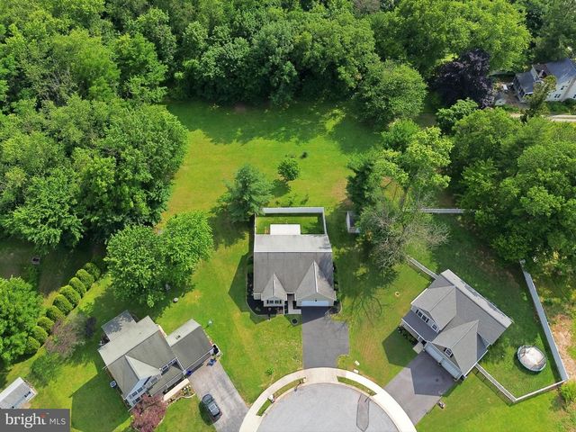 100 CEDAR DR, Dover, PA 17315