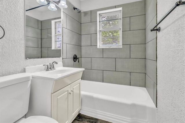 7920 NE San Rafael Drive, Kansas City, MO 64119