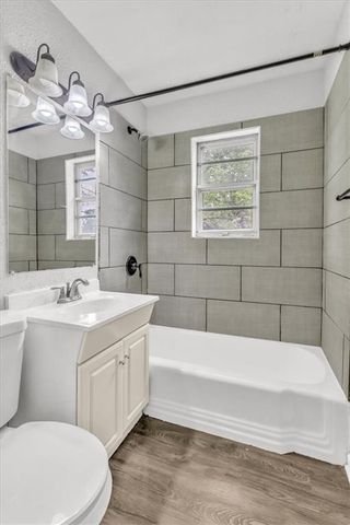 7920 NE San Rafael Drive, Kansas City, MO 64119