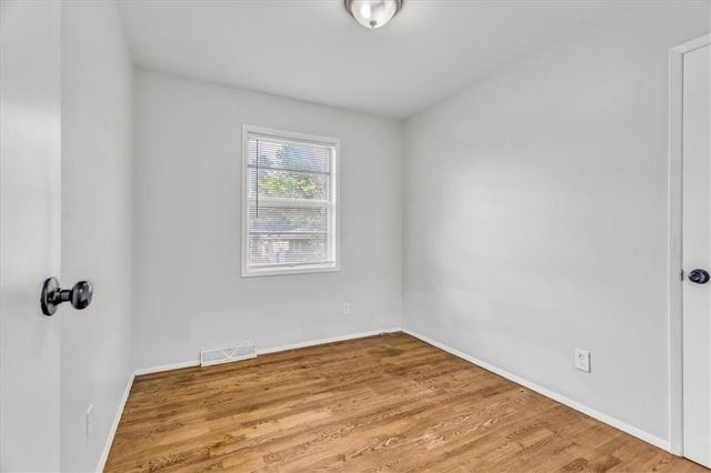 7920 NE San Rafael Drive, Kansas City, MO 64119