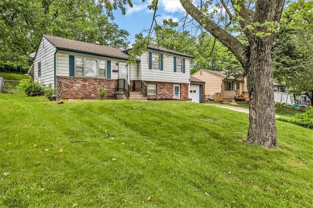 7920 NE San Rafael Drive, Kansas City, MO 64119