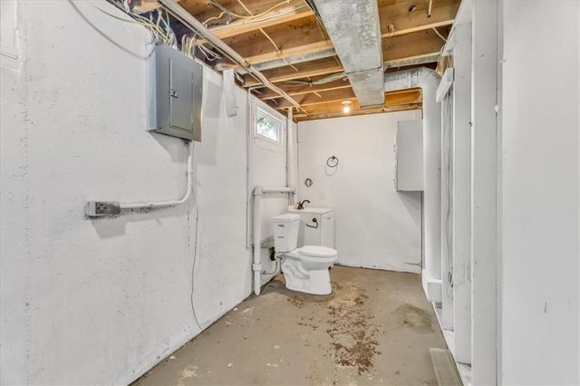 7920 NE San Rafael Drive, Kansas City, MO 64119