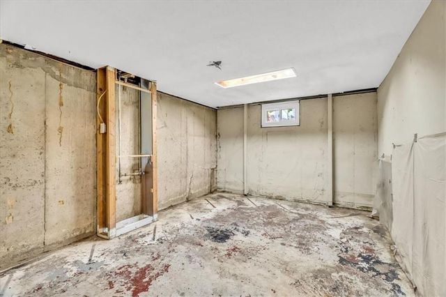 7920 NE San Rafael Drive, Kansas City, MO 64119