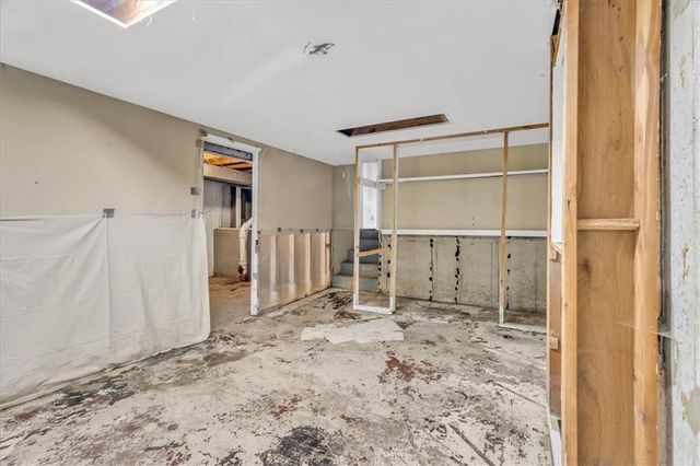 7920 NE San Rafael Drive, Kansas City, MO 64119