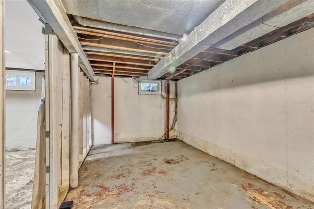 7920 NE San Rafael Drive, Kansas City, MO 64119