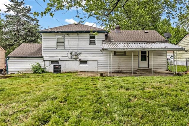 7920 NE San Rafael Drive, Kansas City, MO 64119