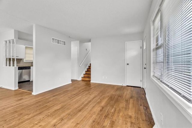 7920 NE San Rafael Drive, Kansas City, MO 64119