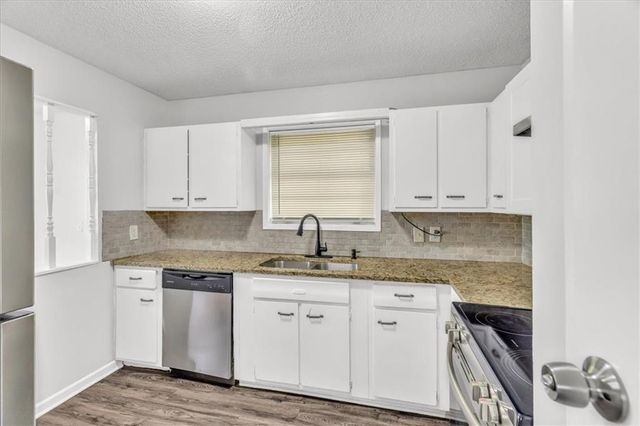 7920 NE San Rafael Drive, Kansas City, MO 64119